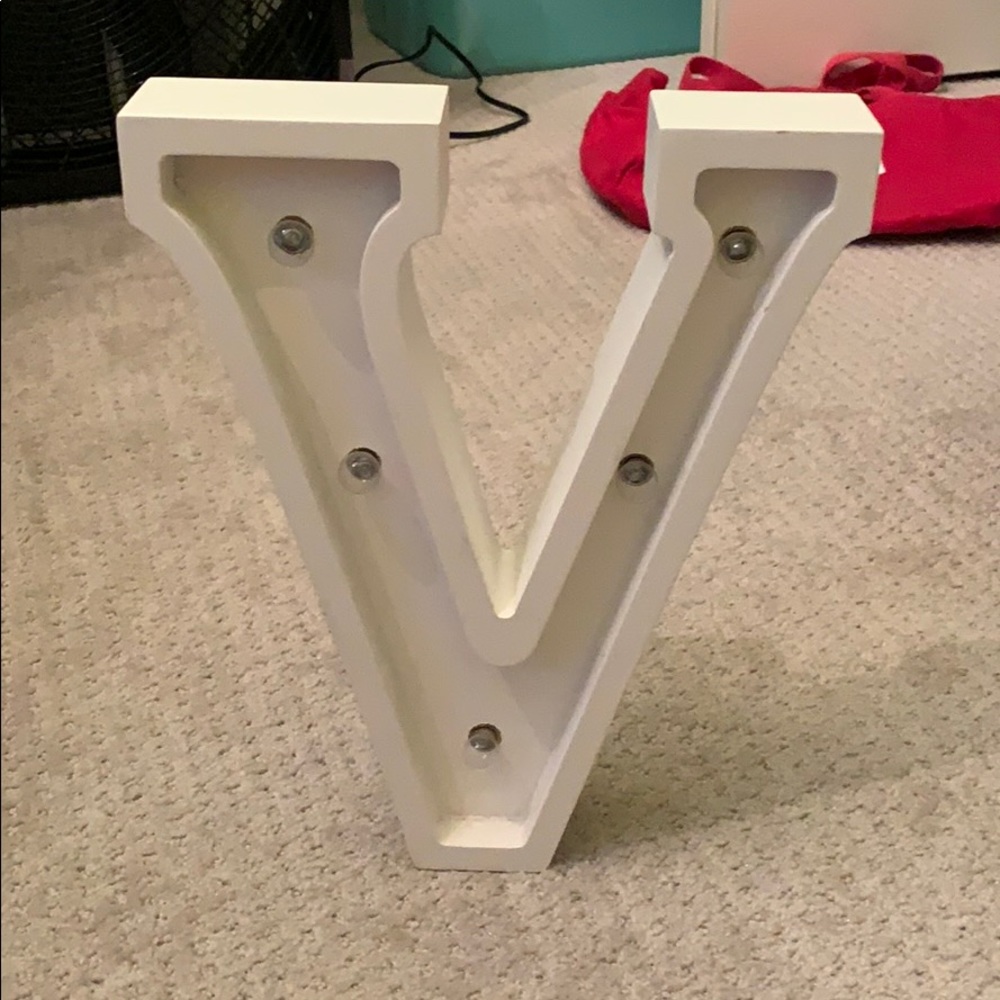 Hobby Lobby light up V